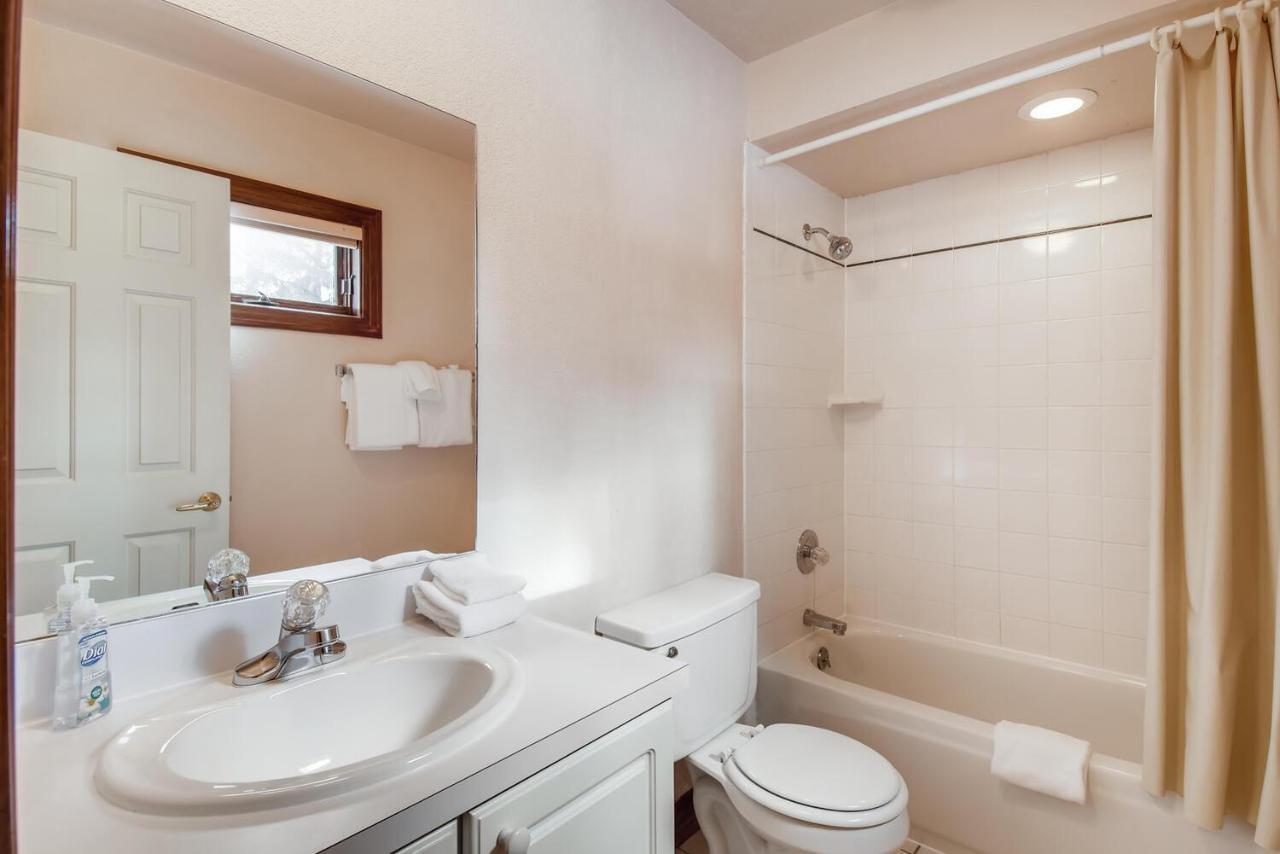 Pinecreek #F - 3 Bedroom - Close To Town - Shuttle To Slopes - Pool And Hot Tub Access ブリッケンリッジ エクステリア 写真